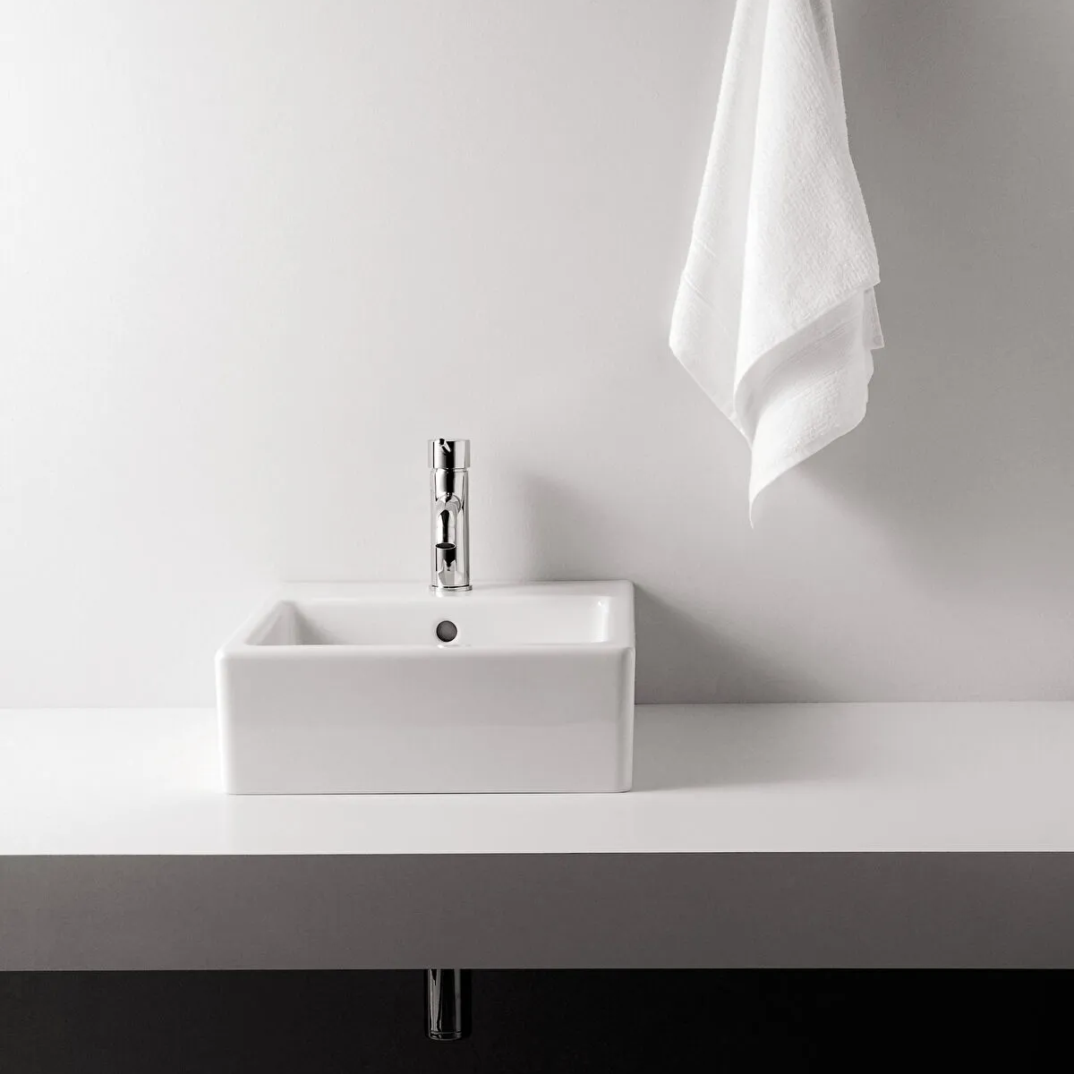 Vitra Nuo Countertop Basin with overflow and back side glazed - 500mm Wide - 1 Tap Hole - White
