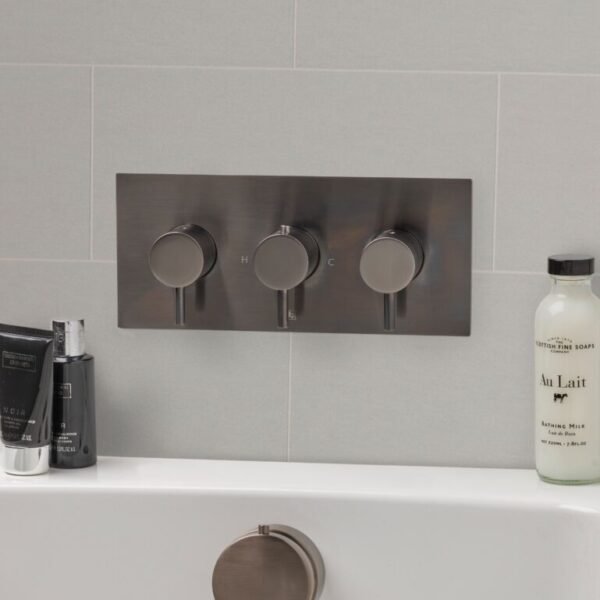 Just Taps Plus Vos 2 Outlet 3 Handle Horizontal Thermostatic Concealed Shower Valve - Image 3