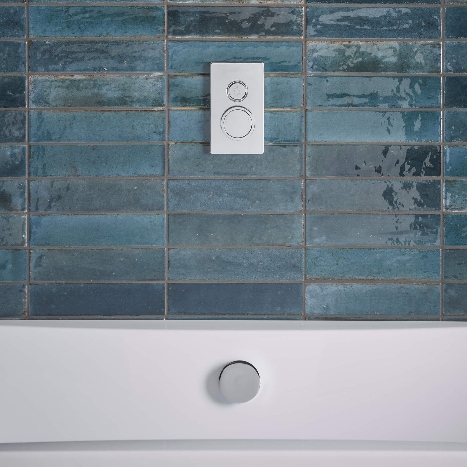 Tavistock Axiom Push Button Smartflow Bath Filler - Chrome
