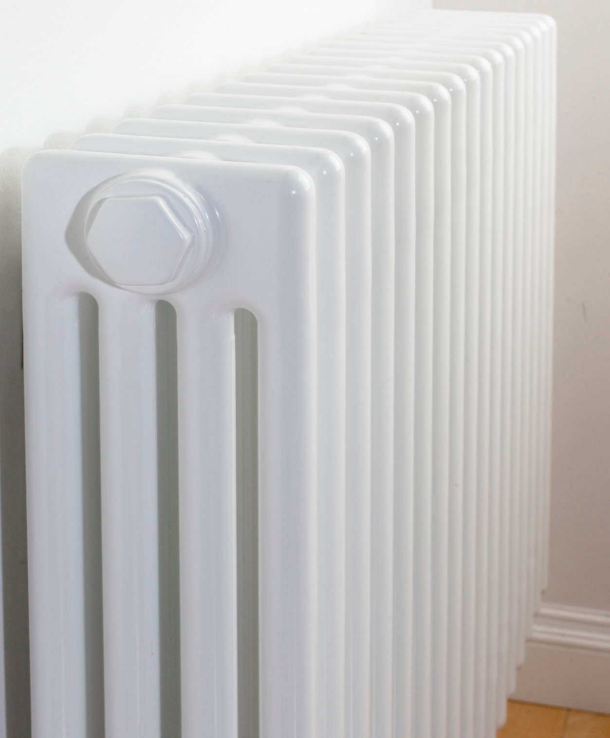 Zehnder Charleston 4 Column Radiator - Image 2